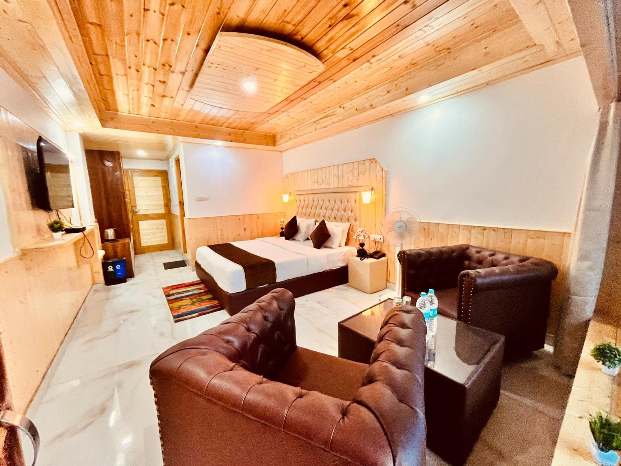 Himalayan Hill Queen Resort, Manali M98160-43400 Экстерьер фото