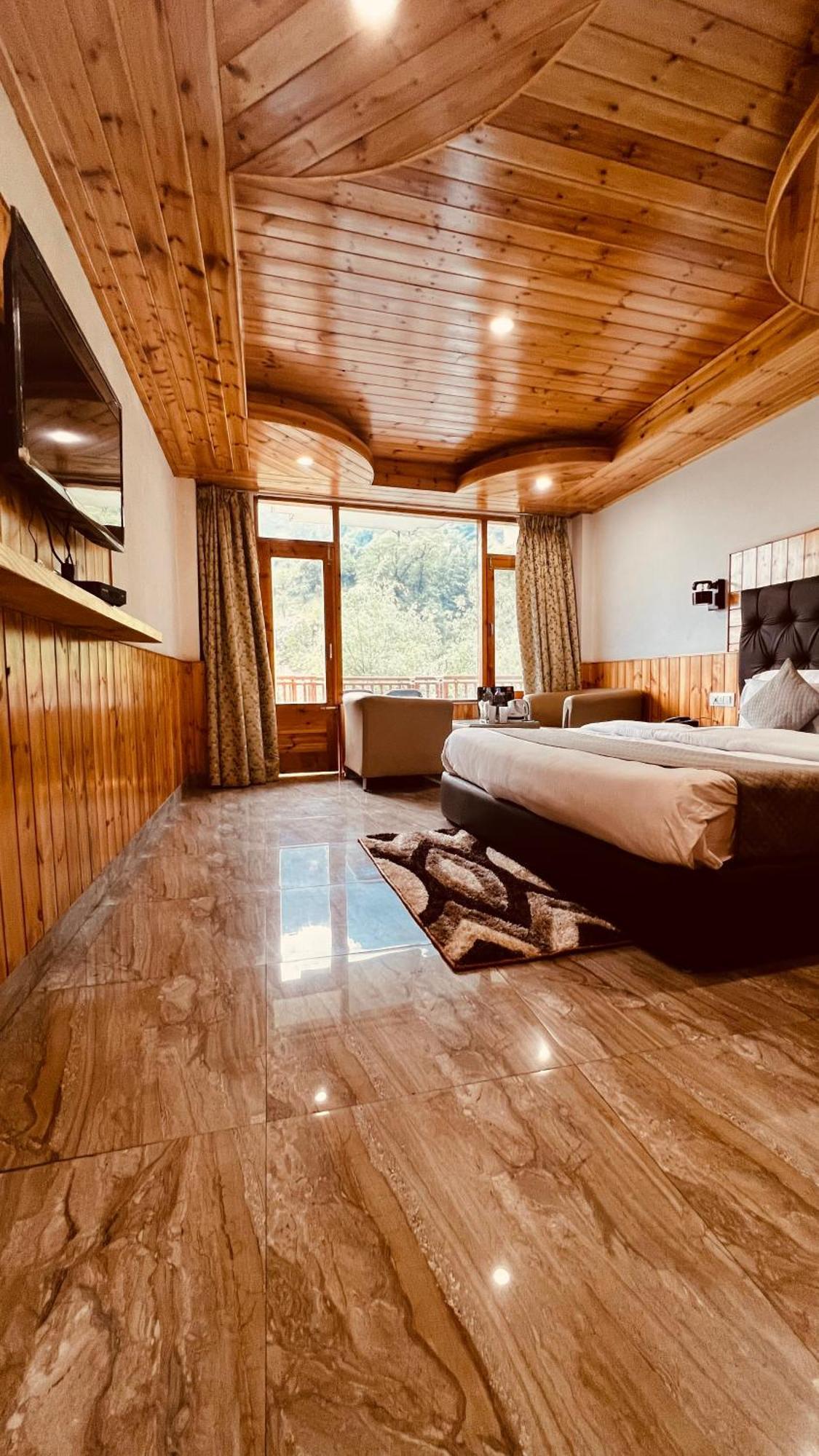 Himalayan Hill Queen Resort, Manali M98160-43400 Экстерьер фото