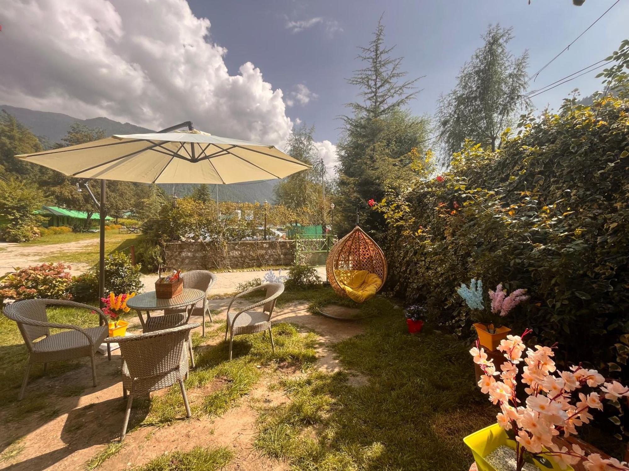 Himalayan Hill Queen Resort, Manali M98160-43400 Экстерьер фото