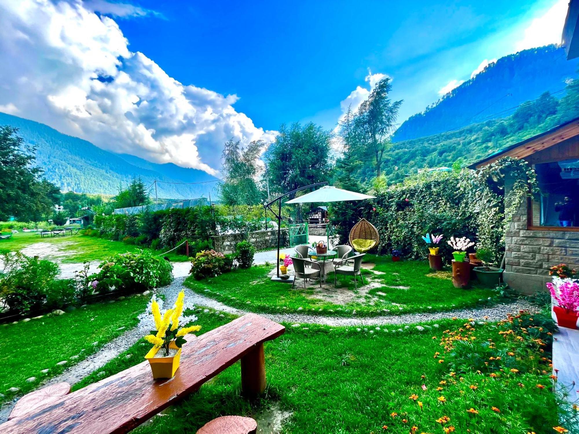 Himalayan Hill Queen Resort, Manali M98160-43400 Экстерьер фото