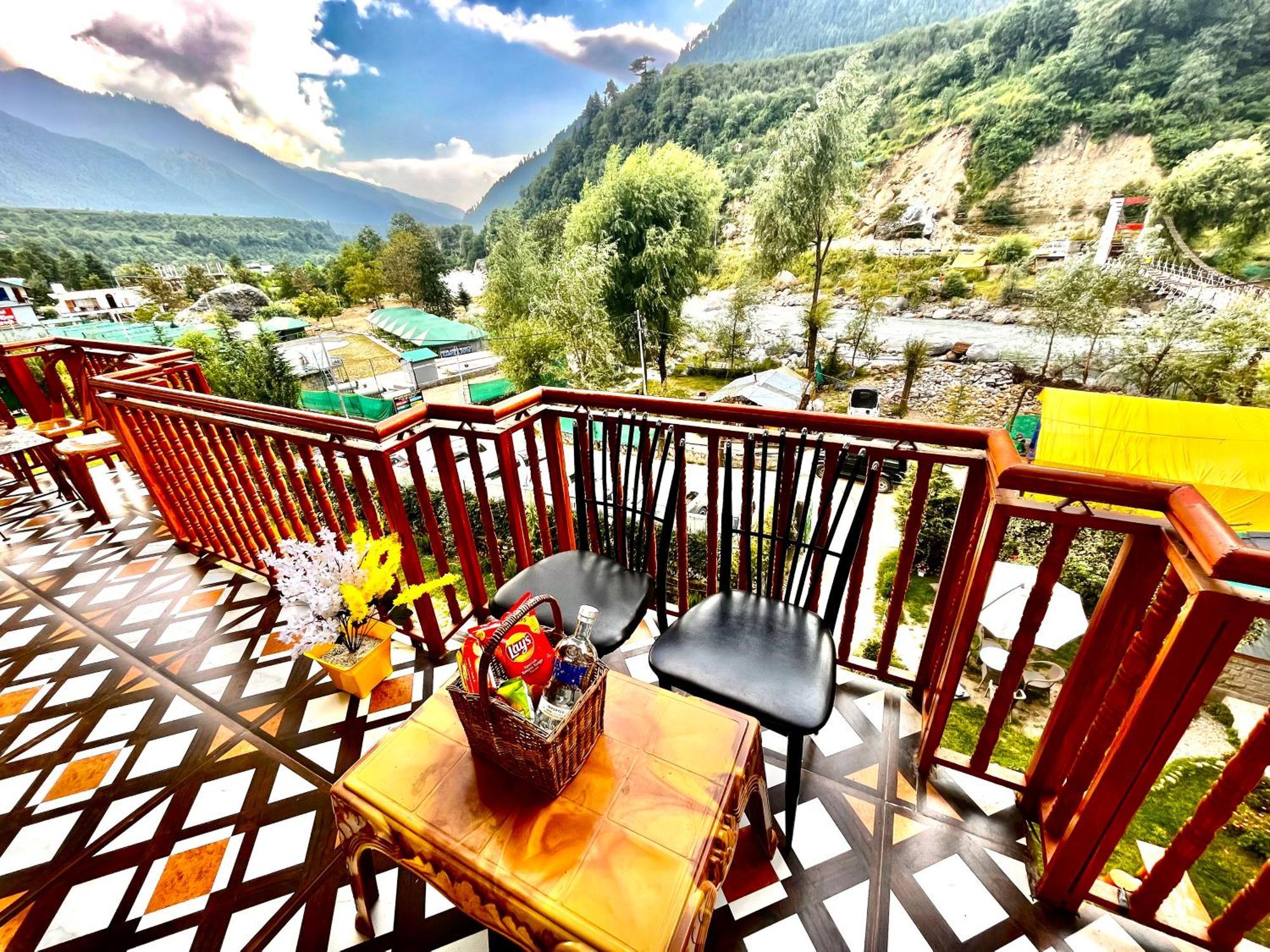 Himalayan Hill Queen Resort, Manali M98160-43400 Экстерьер фото