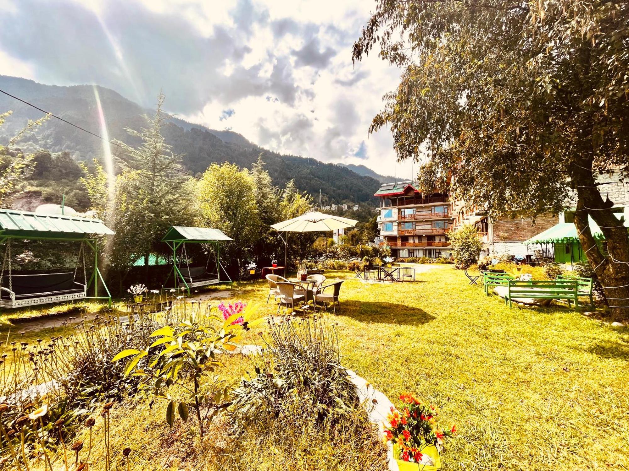 Himalayan Hill Queen Resort, Manali M98160-43400 Экстерьер фото