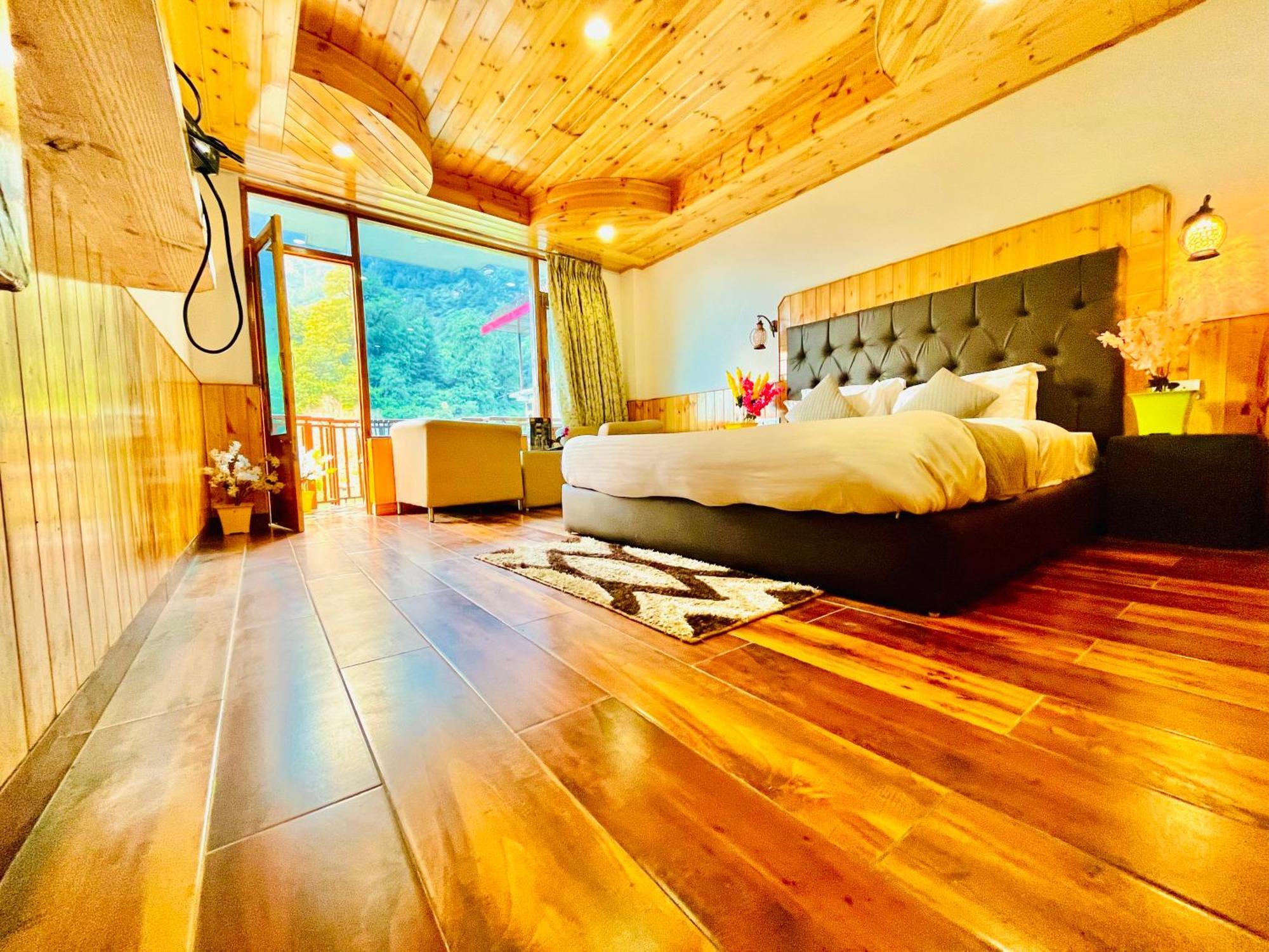 Himalayan Hill Queen Resort, Manali M98160-43400 Экстерьер фото