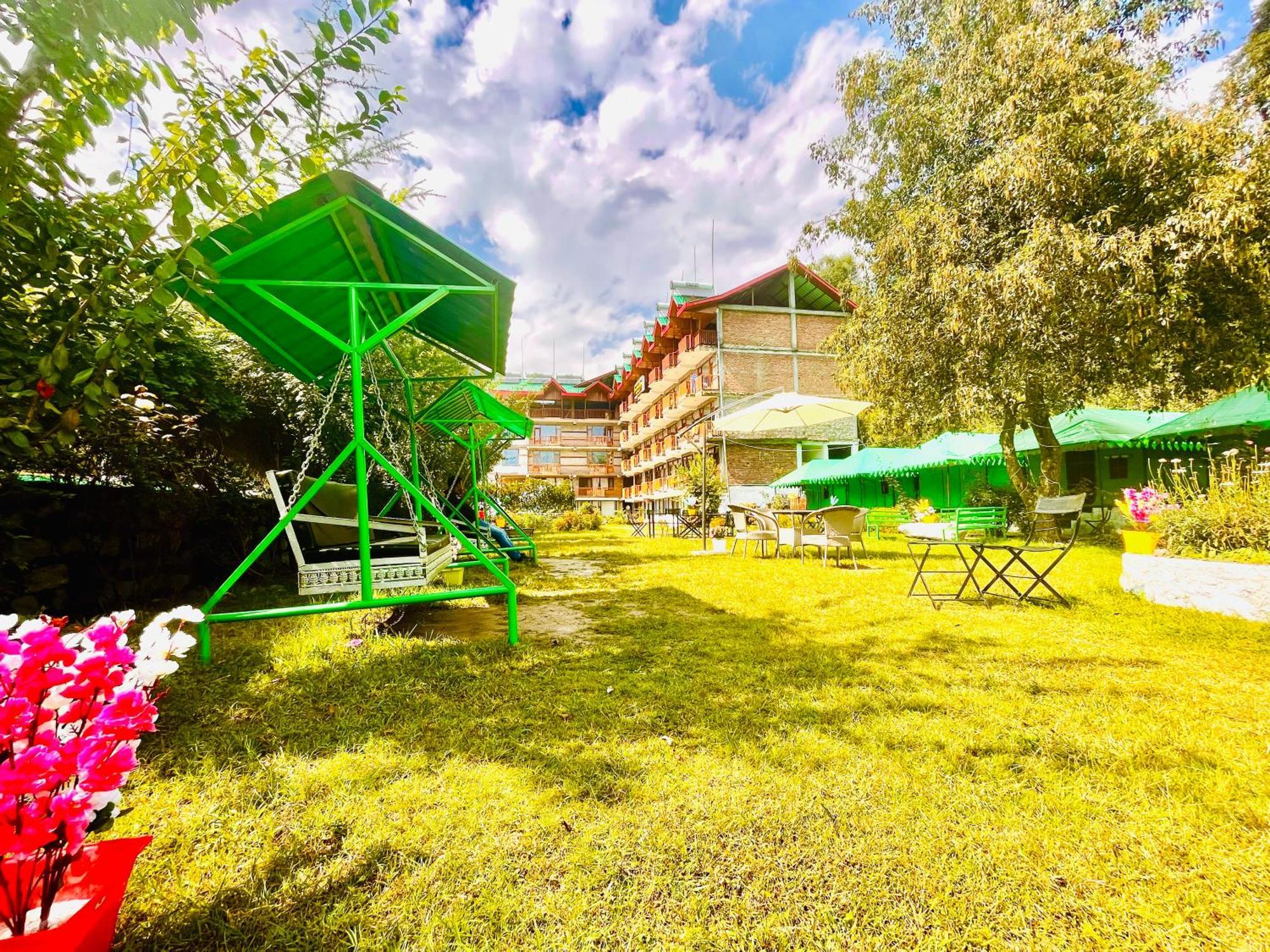 Himalayan Hill Queen Resort, Manali M98160-43400 Экстерьер фото
