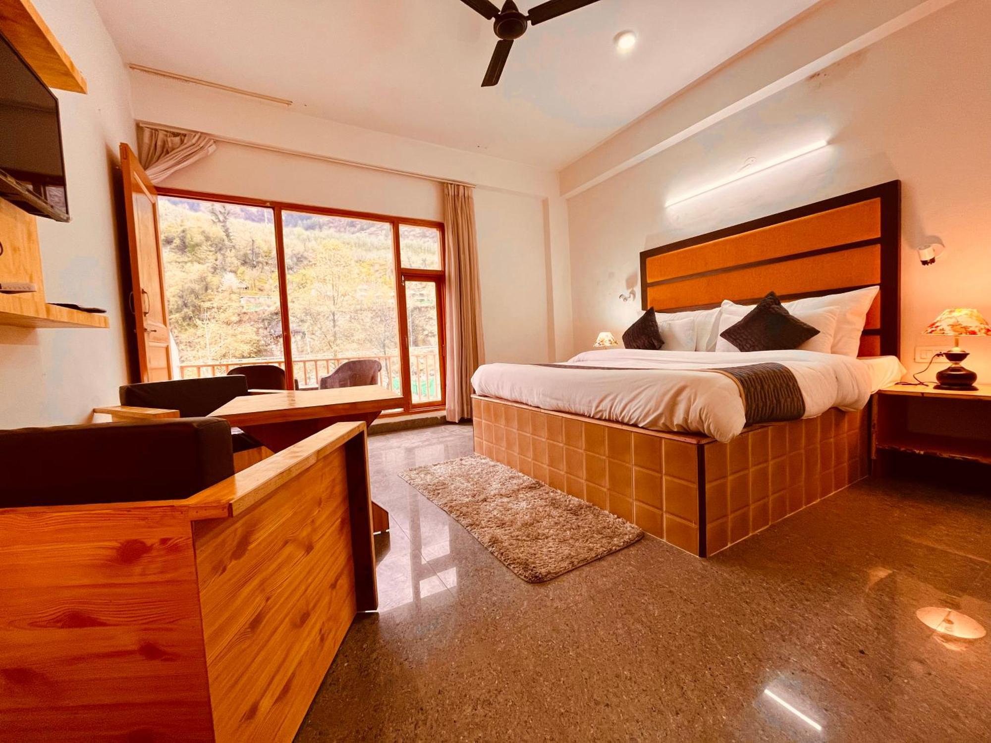 Himalayan Hill Queen Resort, Manali M98160-43400 Экстерьер фото