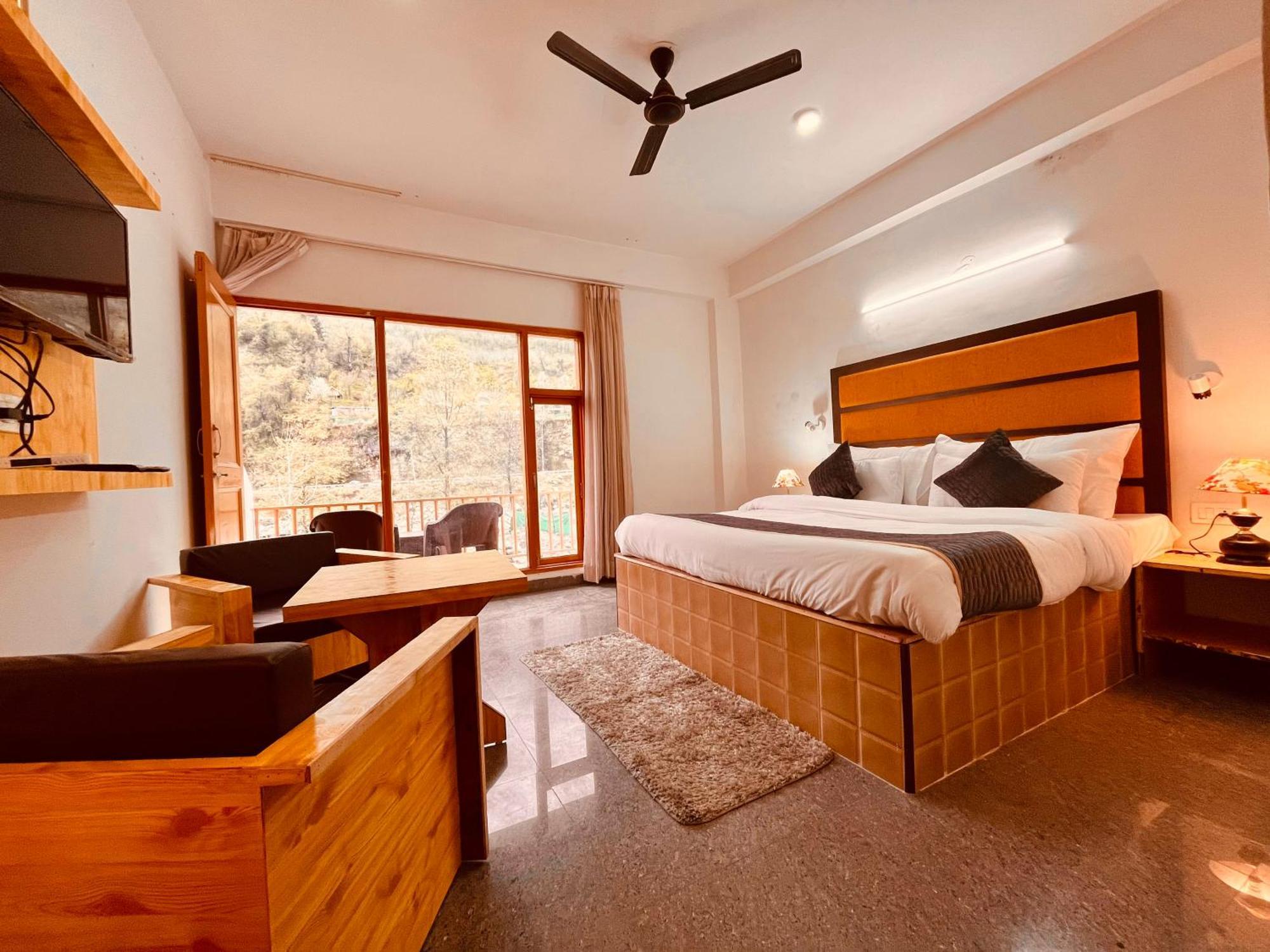 Himalayan Hill Queen Resort, Manali M98160-43400 Экстерьер фото