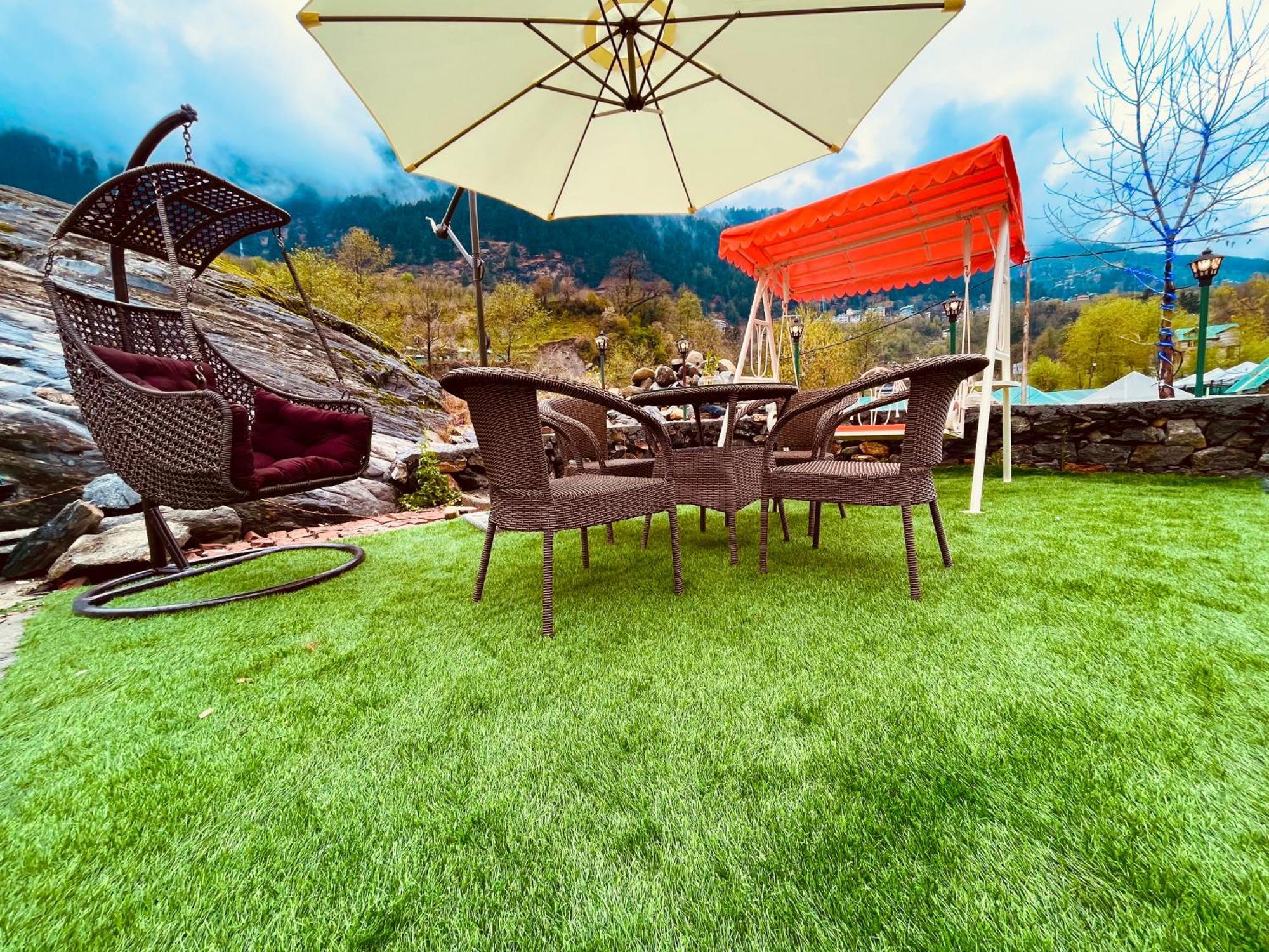 Himalayan Hill Queen Resort, Manali M98160-43400 Экстерьер фото